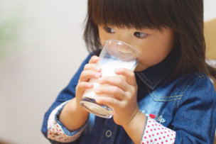 牛乳の飲みすぎで貧血に!? 牛乳貧血の原因についてご紹介!