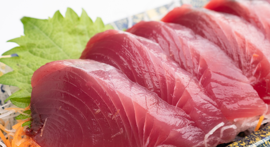 鉄分と脂が豊富な秋の旬食材「戻り鰹（かつお）」